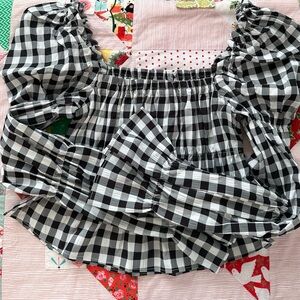 Black and white gingham long sleeve crop top